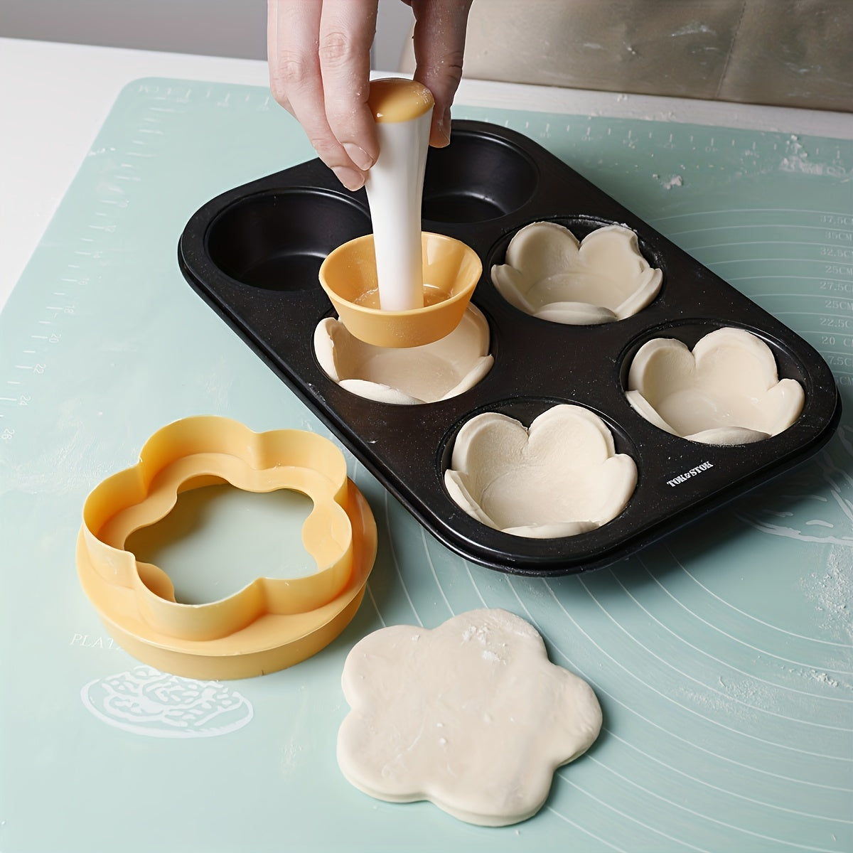 2Piece Flower Pastry Cutter  Tart Tamper Set